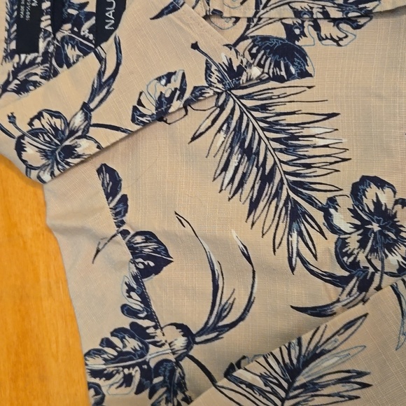 Nautica tropical short sleeve shirt - Picture 3 of 5
